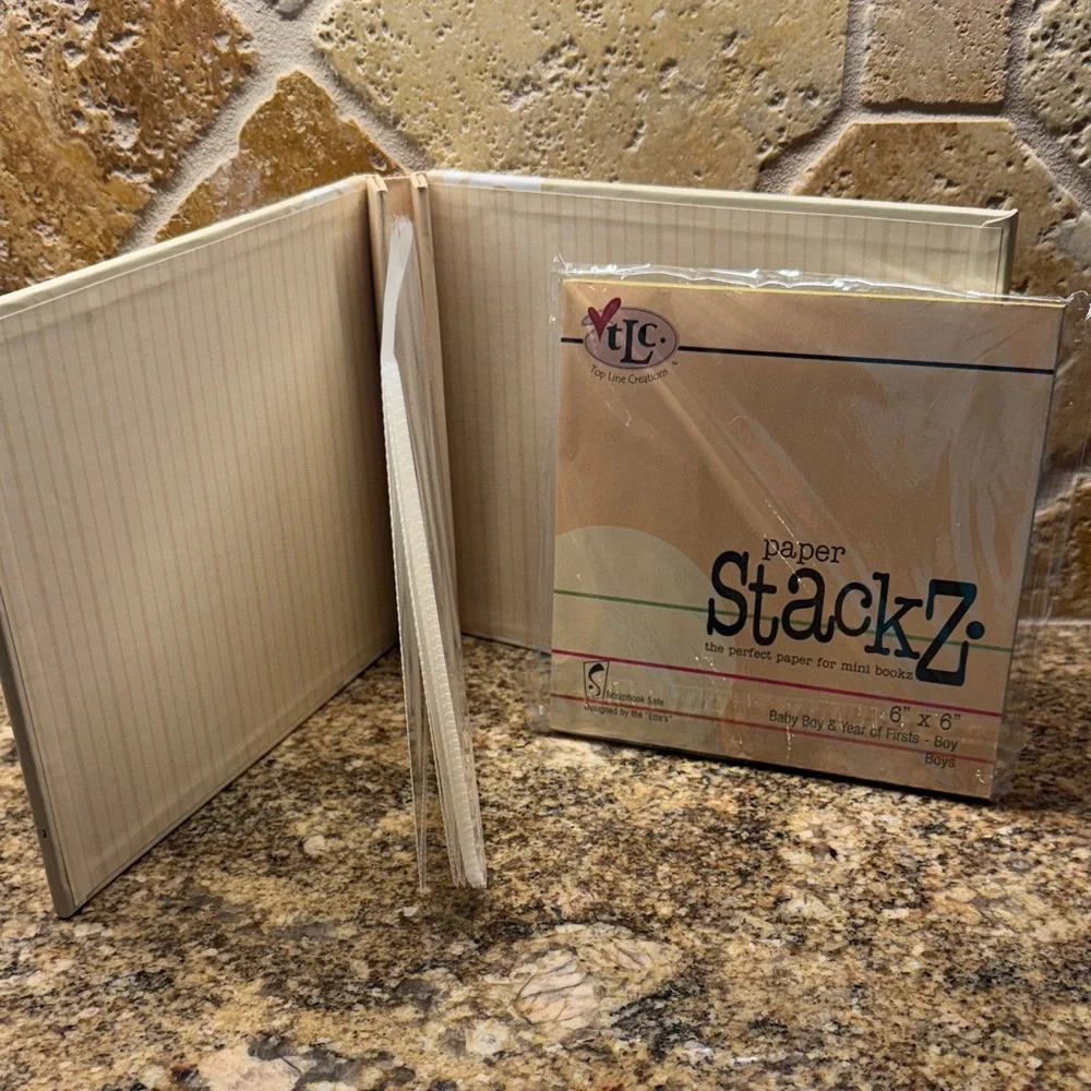New TLC 6x6 scrapbook Mini Photo Book Album with Page Protectors and Paper - Picture 1 of 4